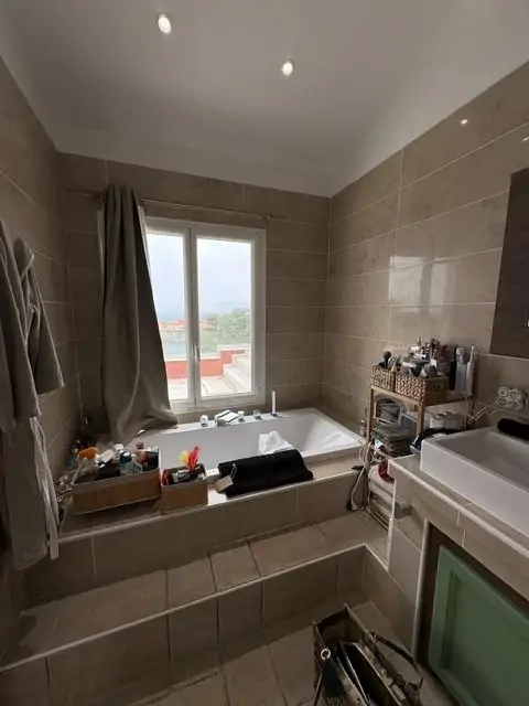 L'ancienne salle de bain avant travaux